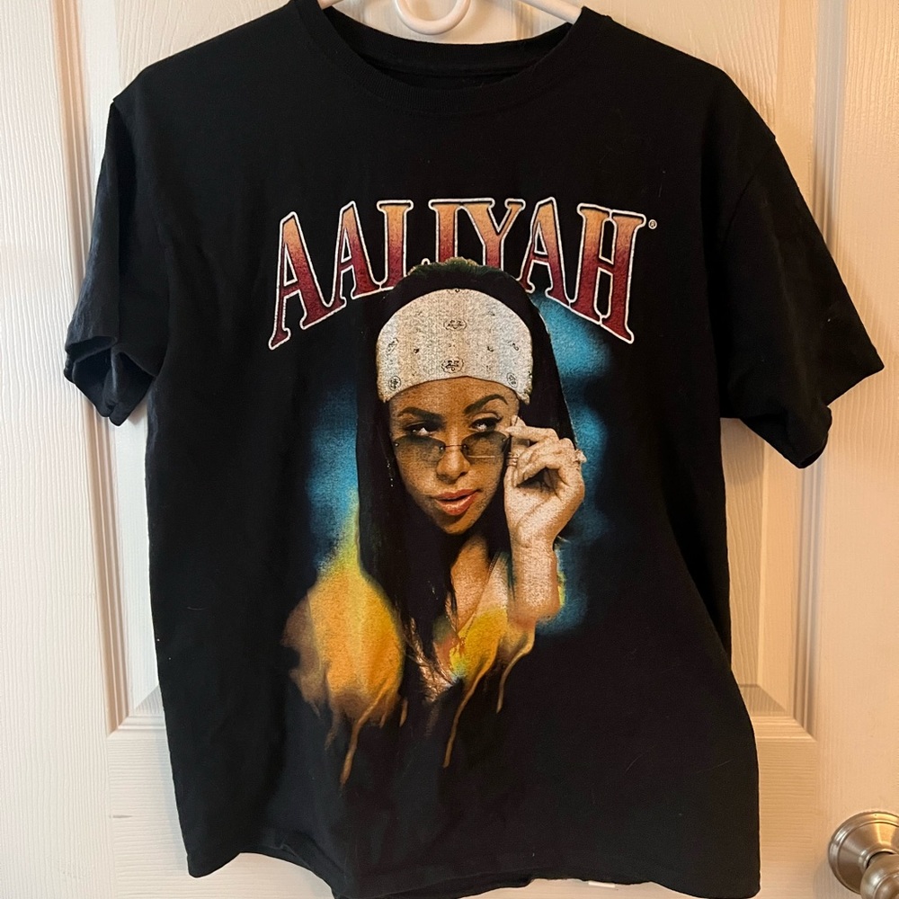 Aaliyah Graphic Tee